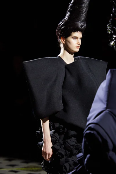 Look 4